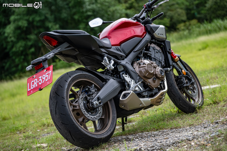HONDA CB650R、CBR650 E-Clutch 試駕｜想熄火都難！打破操作藩籬，普及騎乘樂趣！