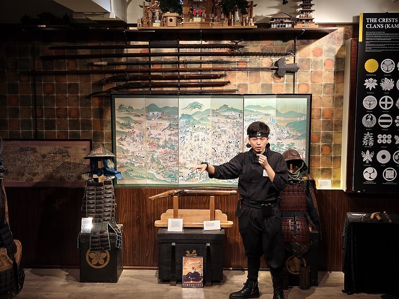 【京都武士與忍者博物館】+ 【黑樓燒肉】+【觀光特急「AONIYOSHI」列車】