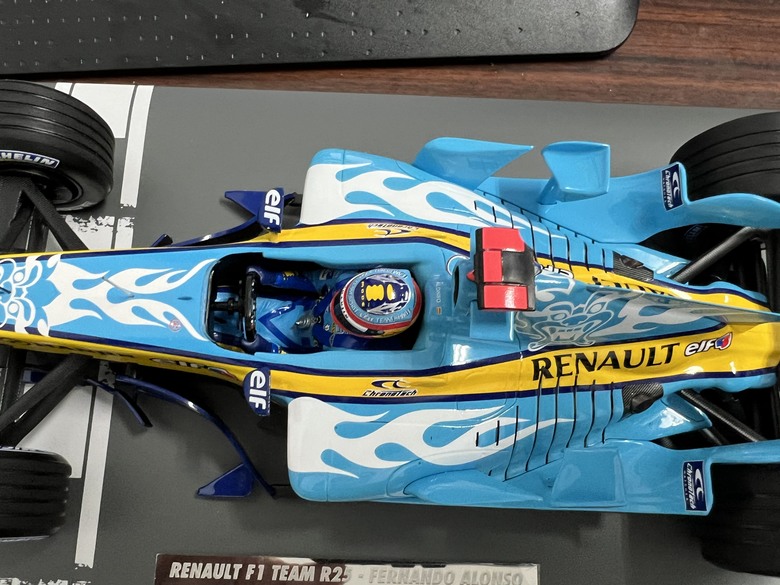 [開箱]F1 1/18 RENAULT R25 FERNANDO ALONSO BELGIAN GP