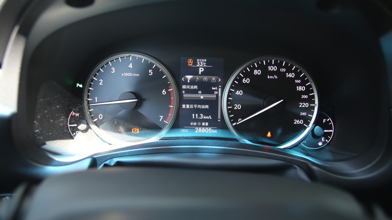 [關箱文] 2017 NX200T ，里程數2.9萬 (內有二手車商成交價格)