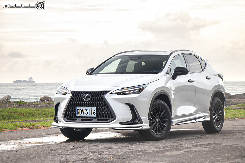 開車遊四方 Vol.19 入住洲際酒店,開凌志、遊港都!|feat. Lexus NX 350 Overtrail