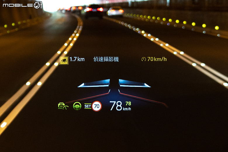 BMW 新年式 iX xDrive40 試駕｜你想要的配備回來了，操駕與乘坐感受再提升！