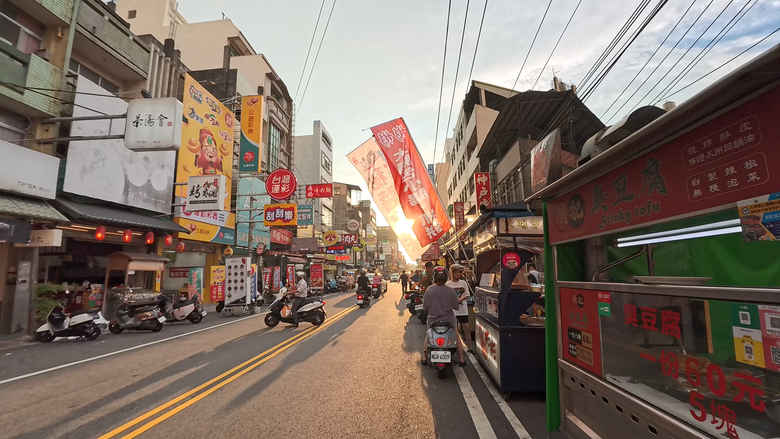 大甲鎮瀾宮與媽祖藝術文創館、大甲三寶文化館、林氏貞節坊、文昌祠、順天路老街與蔣公路夜市，外掛物超所值的棒壽司餐廳與福棧旅宿 — 全臺最難攻之大甲市街黃昏散策