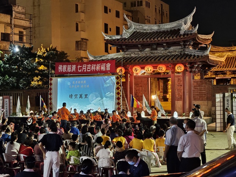 一日中部來回快閃 - Lalaport好熱鬧 / 早餐女王點心吃不完 /鹿港光影藝術節 (角落小夥伴好可愛)