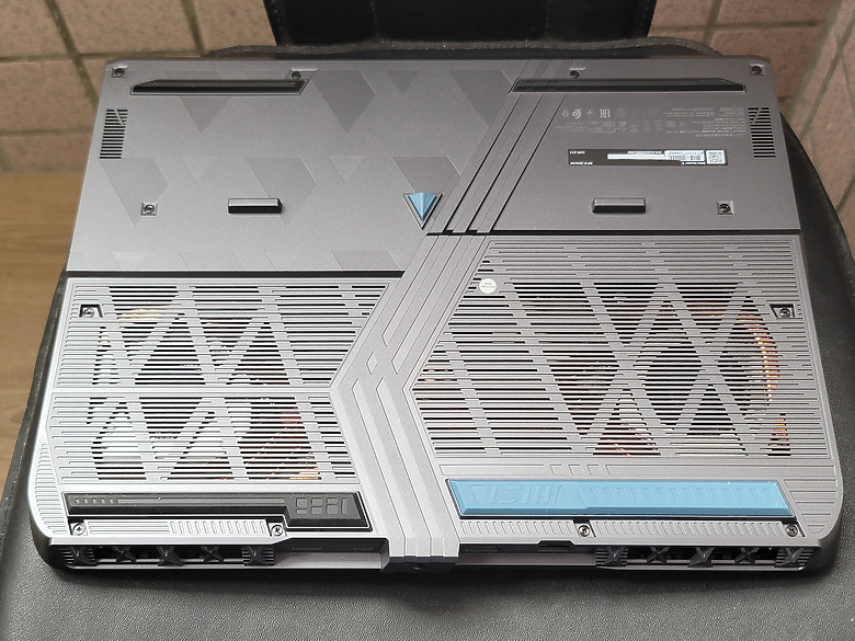 Vector 16 HX 高性能筆電入手簡單開箱