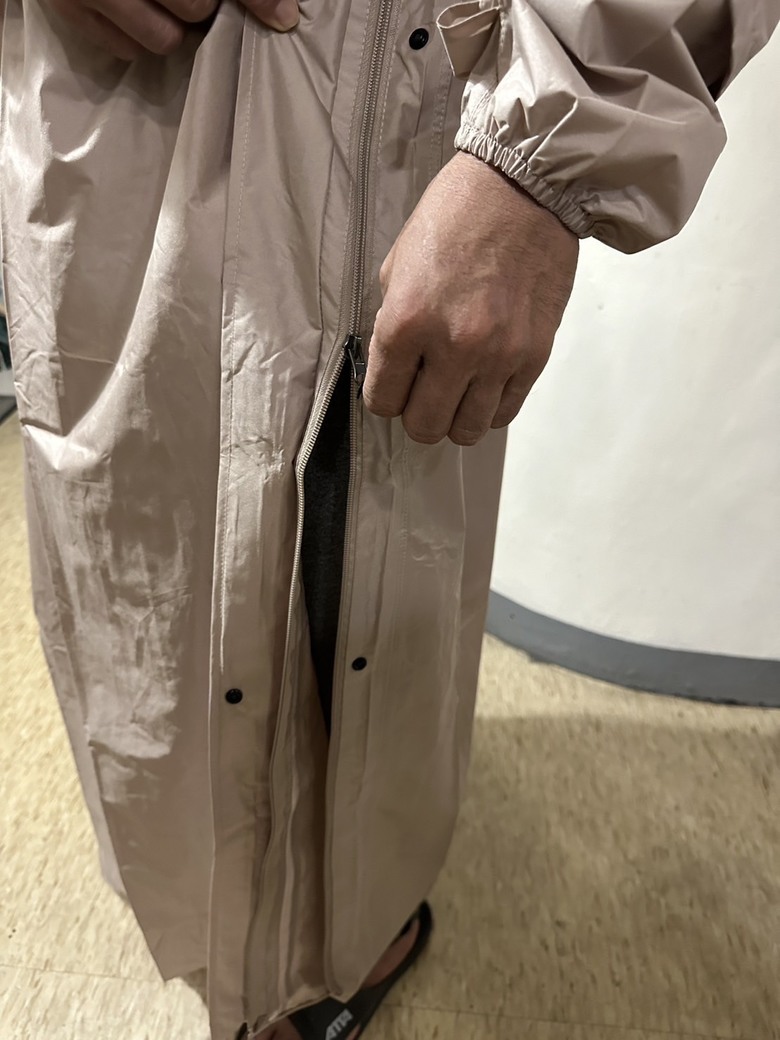在外跑的雨天良伴 C2C側開雨衣 實穿分享