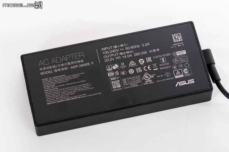 ROG SWIFT OLED PG32UCDP 電競螢幕實測 在 4K 高解析與 480 Hz 高反應自由切換的遊戲螢幕首選