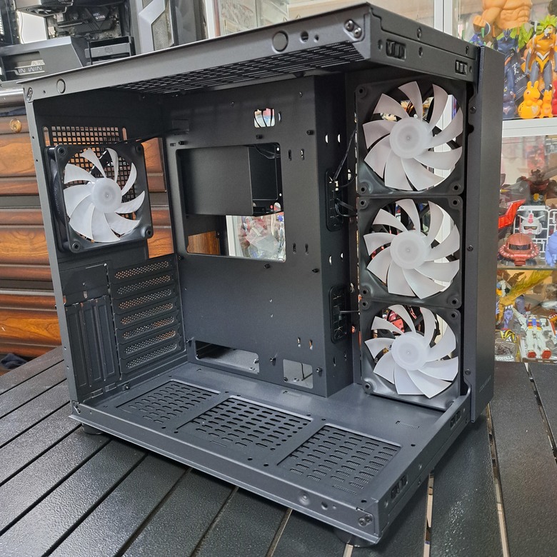 海景雙艙機殼 COUGAR FV150 RGB 開箱