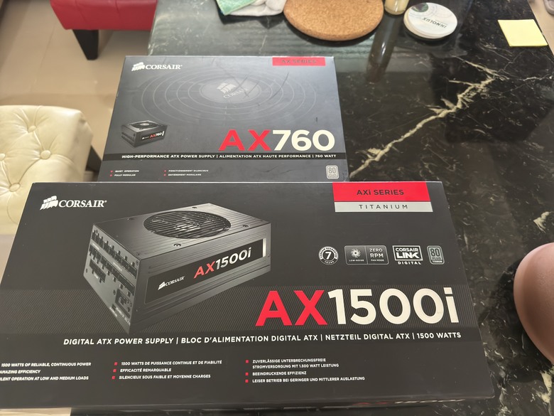 請問現在有裝二個Power的機殼，現有用Corsair 900D.