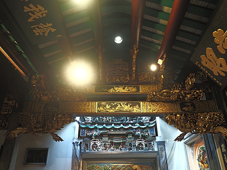 牛車水(Chinatown)市街之巴剎壁畫、粵海清廟、福德祠、天福宮、城市展覽館(Singapore City Gallery)，以及麥士威熟食中心(Maxwell Food Centre)中之天天海南雞飯 — 赤道三國文化休閒行旅 之 新加坡篇 第一回 牛車水(Chinatown) 與直落亞逸(Telok Ayer)