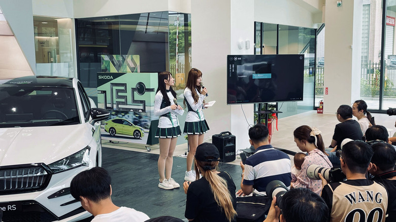 Enyaq Coupe RS 跟著一日電長小蘭姐還有放電女孩賞車