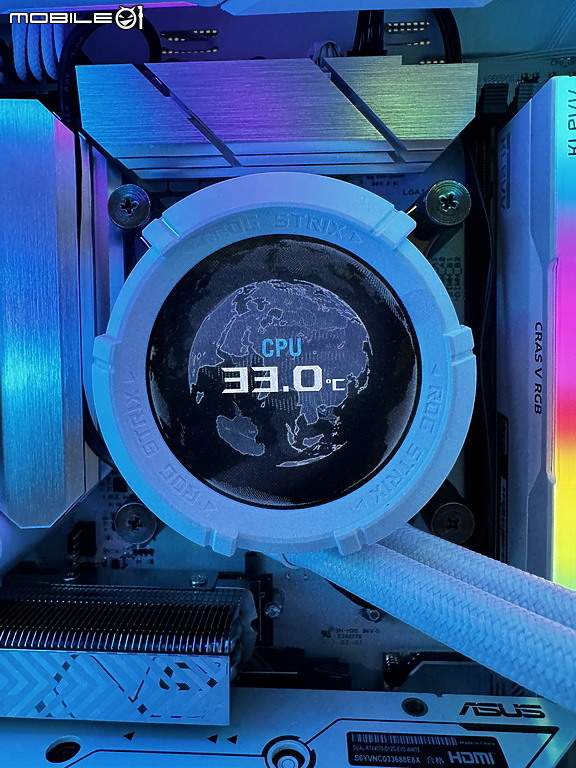 點我看大圖 信仰升級 ROG Strix LC 白龍 III LCD 版