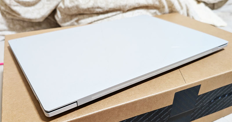 工作機換新Zenbook S 16 UM5606WA