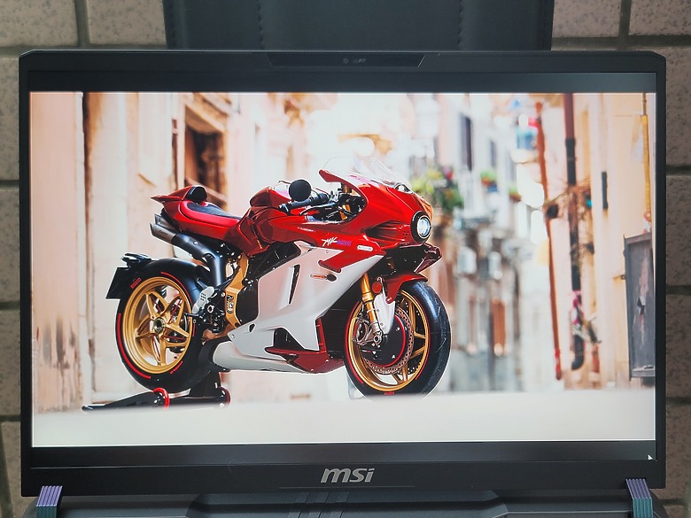 Vector 16 HX 高性能筆電入手簡單開箱