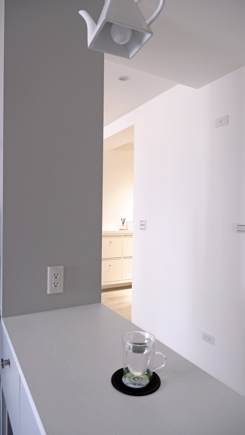 【開箱】30坪台中老屋翻新，司曼特電視牆