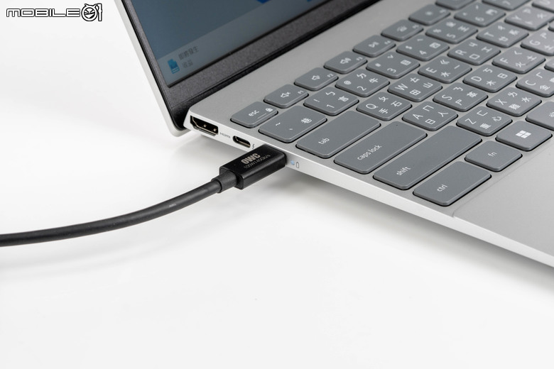 OWC Thunderbolt Go Dock 開箱試用 具備完整擴充介面以及高速傳輸性能
