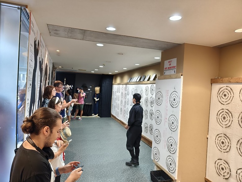 【京都武士與忍者博物館】+ 【黑樓燒肉】+【觀光特急「AONIYOSHI」列車】