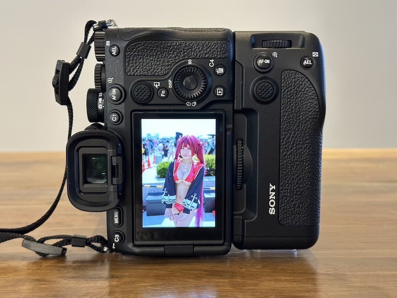 SONY VG-C4EM 垂直手把開箱 | 舒適性與續航力我都要!