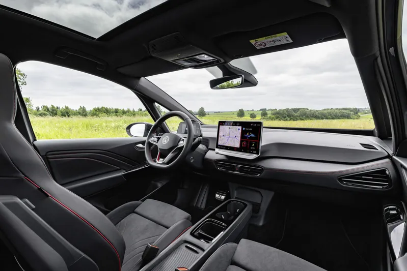 Volkswagen ID.3 GTX Performance純電鋼砲上市 跟Golf GTI車系怎麼選？