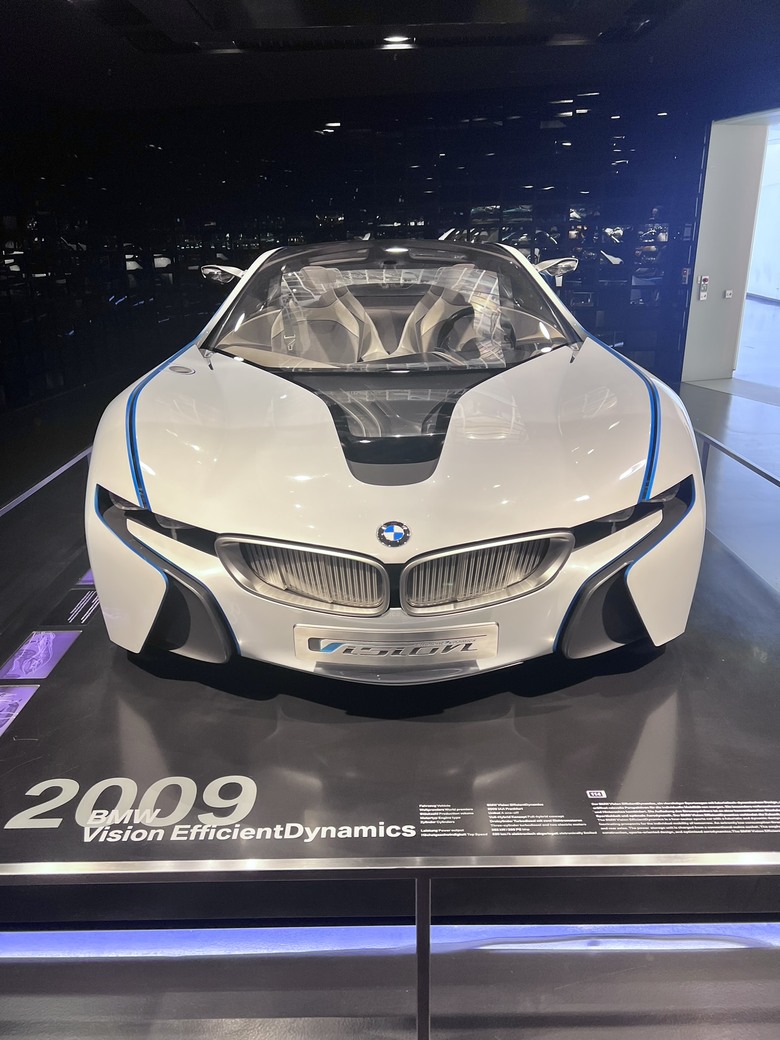 走進巴伐利亞BMW博物館,開箱人生第一台3系轎車 G20 318i LCI