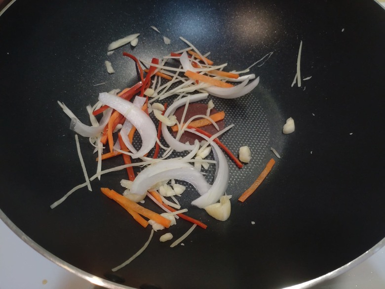 還是料理東西軍~適合大口扒飯的料理:韭菜炒豬肝