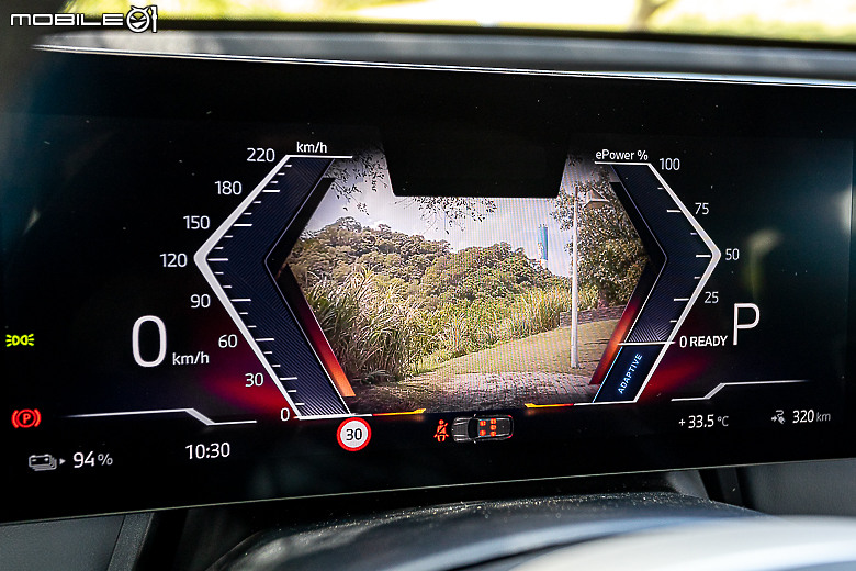 BMW 新年式 iX xDrive40 試駕｜你想要的配備回來了，操駕與乘坐感受再提升！