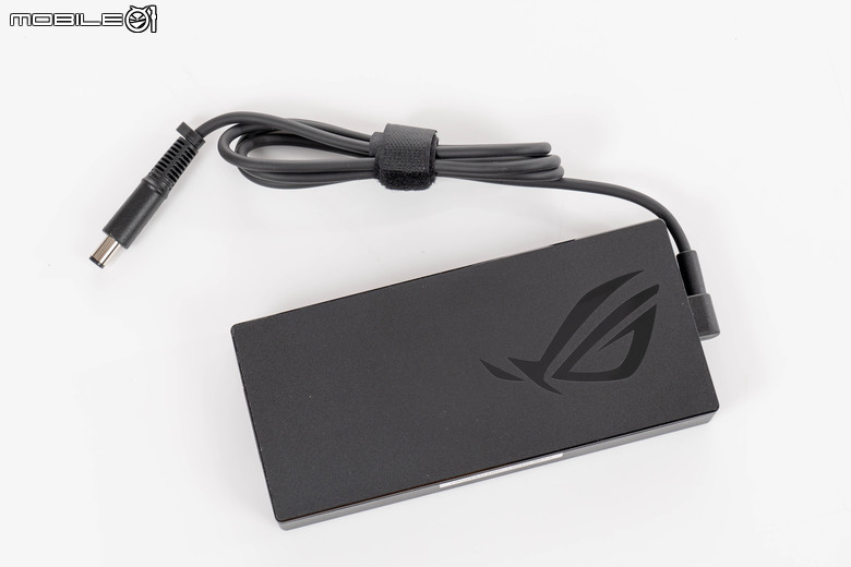 ROG SWIFT OLED PG32UCDP 電競螢幕實測 在 4K 高解析與 480 Hz 高反應自由切換的遊戲螢幕首選