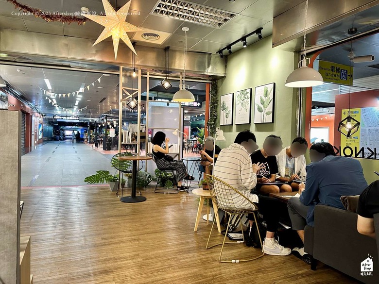 高雄新興｜好不咖啡美麗島店＿美麗島捷運站內悠閒咖啡店
