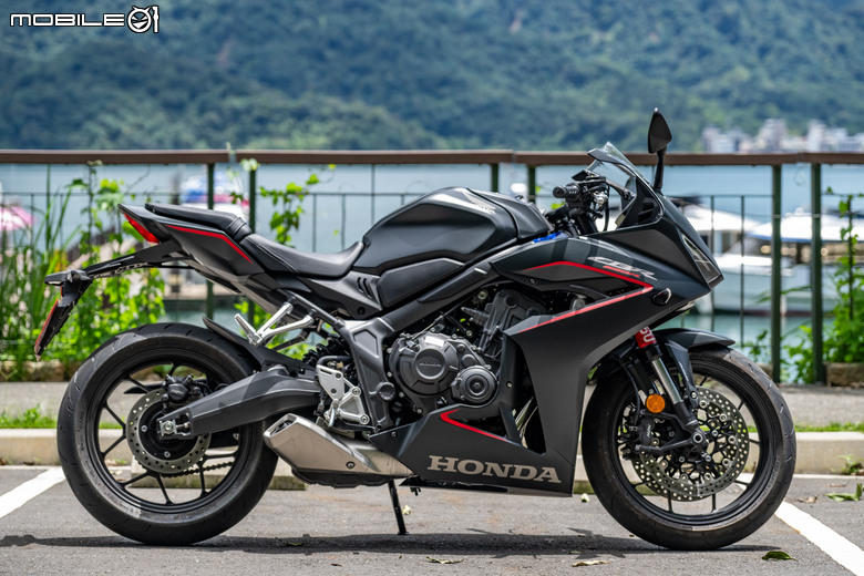 HONDA CB650R、CBR650R 雙車試駕｜改變不大，但強勢依舊！