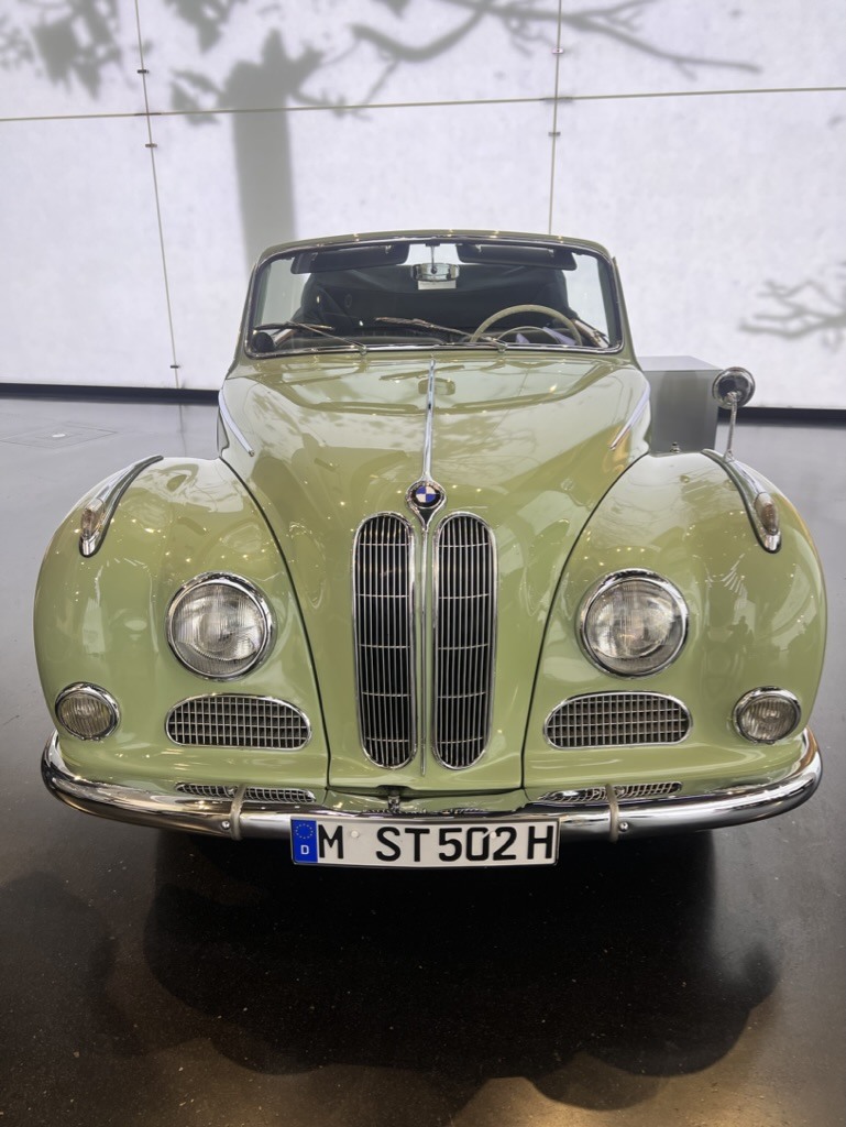 走進巴伐利亞BMW博物館,開箱人生第一台3系轎車 G20 318i LCI