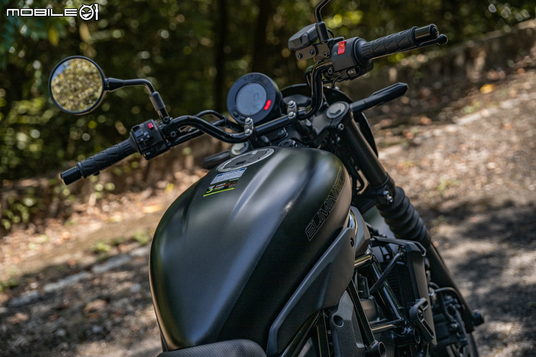 KAWASAKI Eliminator 500SE試駕|離經叛道才叫傳承!經典巡航車與運動街車的萬轉交響曲!