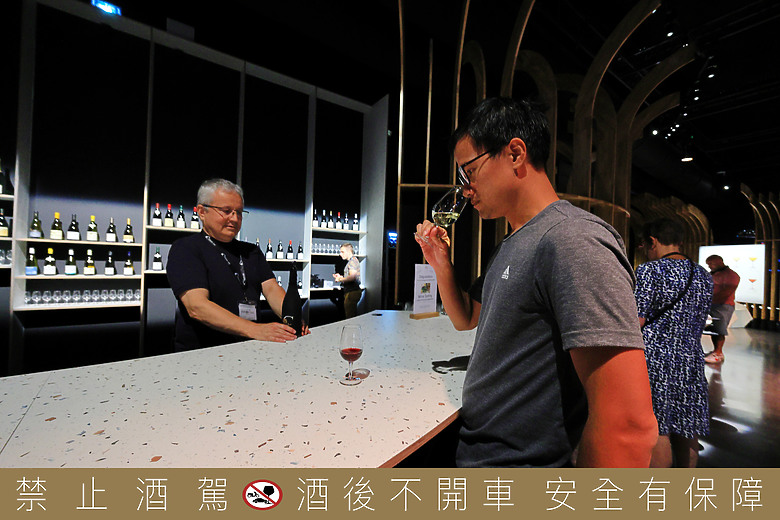 點我看大圖 (映像旅行) “EP3”走進葡萄園酒莊、尋訪舊世界的人文風土in法國勃根地