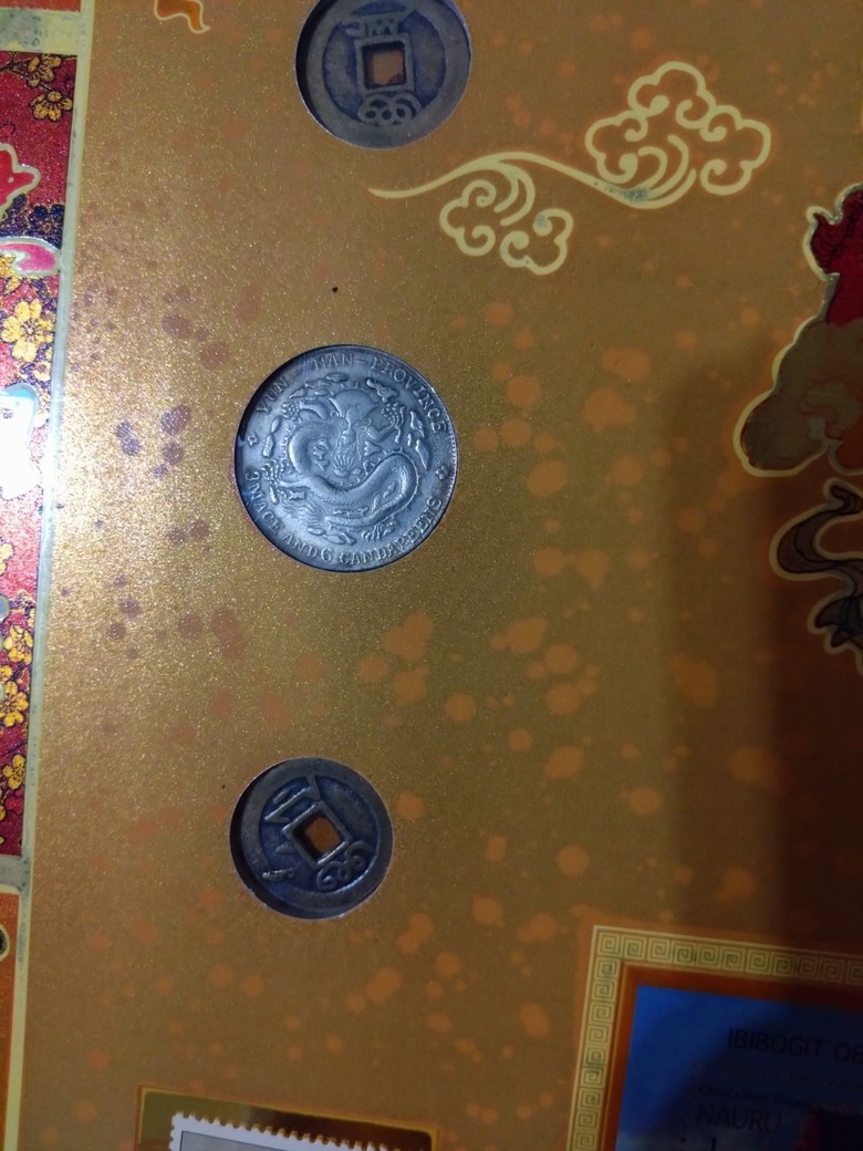 點我看大圖 請問各位大神前輩,中國銀圓收藏冊『大旺年』這會有價值嗎?