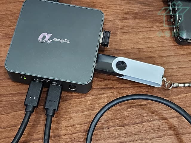 【小宅開箱】艾吉斯 aegis 電腦桌值得擁有的桌面小物 Type-C KVM切換器 共享螢幕鍵盤滑鼠