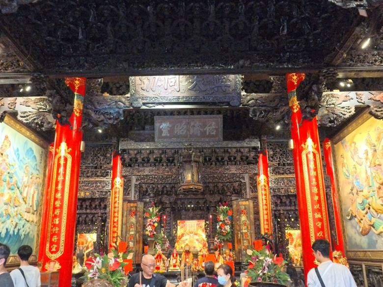 大甲鎮瀾宮與媽祖藝術文創館、大甲三寶文化館、林氏貞節坊、文昌祠、順天路老街與蔣公路夜市,外掛物超所值的棒壽司餐廳與福棧旅宿 — 全臺最難攻之大甲市街黃昏散策