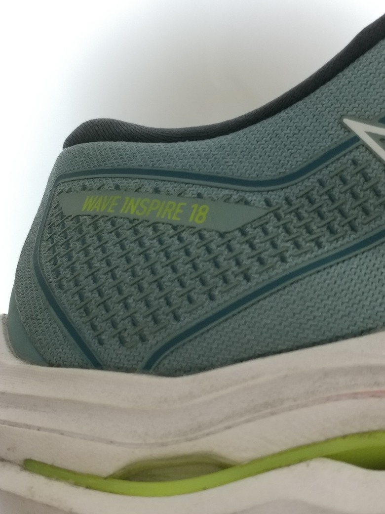 點我看大圖 Mizuno美津濃鞋,以前大底x10技術 漸漸消失。