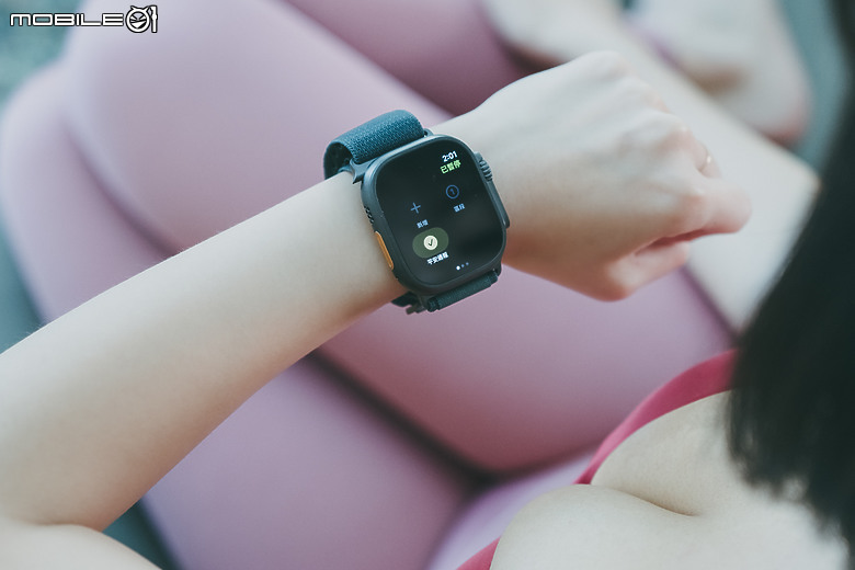 Apple Watch Series 10 / Ultra 2鈦黑體驗|更大的螢幕、更帥的外型!