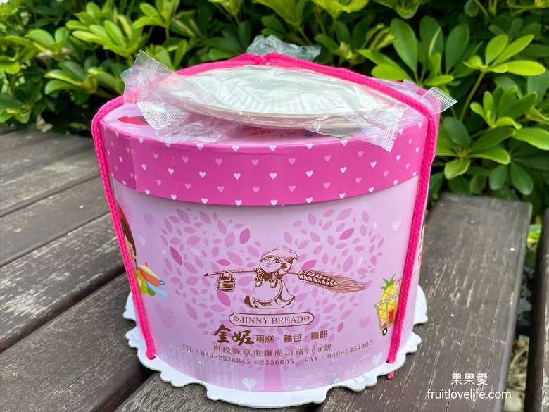 點我看大圖 在地老品牌,生日蛋糕、蛋黃酥、小月餅、白雪酥、年節送禮,平價麵包通通都有