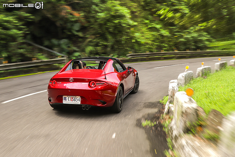 Mazda MX-5 RF 小改款試駕|沒出手排也想買!