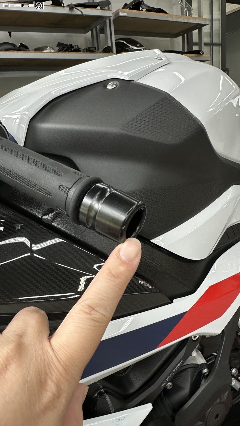 【最後一刻才開箱】菜雞的第一台重機 BMW S1000RR M版(23年式)