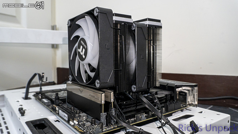 點我看大圖 【開箱】黑化塔散與RGB的結合 | Thermaltake ASTRIA 600 ARGB