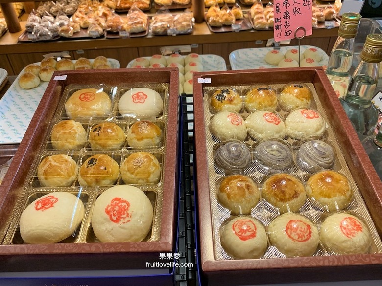 點我看大圖 在地老品牌,生日蛋糕、蛋黃酥、小月餅、白雪酥、年節送禮,平價麵包通通都有