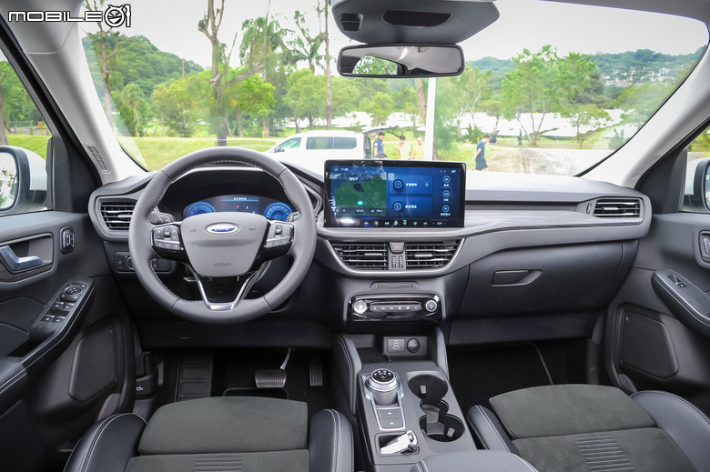 Ford Kuga Active 小改款首度現身|初步體驗與車型編成介紹