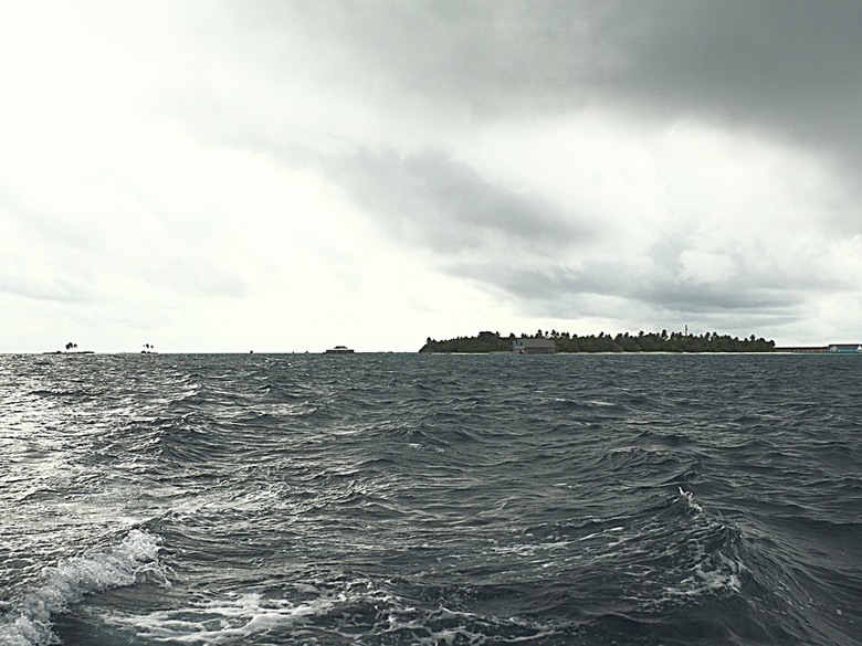 入住The Standard Maldives、碼頭邊珊瑚礁浮潛、出海賞海豚、環礁潟湖體驗 — 赤道三國文化休閒行旅 之 馬爾地夫篇 第一回 潟湖泳池水上屋(Lagoon Overwater Pool Villa)
