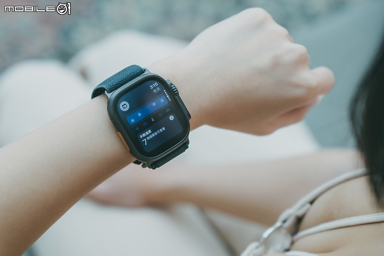 Apple Watch Series 10 / Ultra 2鈦黑體驗｜更大的螢幕、更帥的外型！