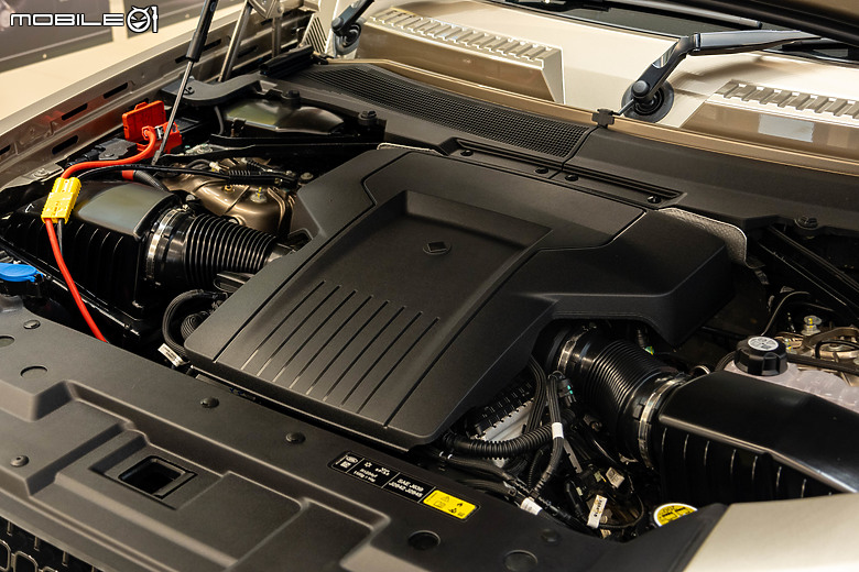 Defender OCTA 賞車實拍,最新旗艦車型、性能與越野能力都是Defender車系最強!