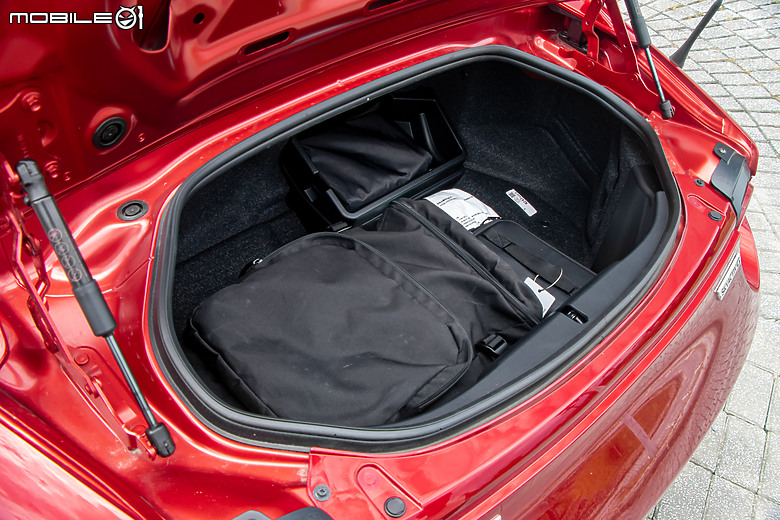 Mazda MX-5 RF 小改款試駕|沒出手排也想買!
