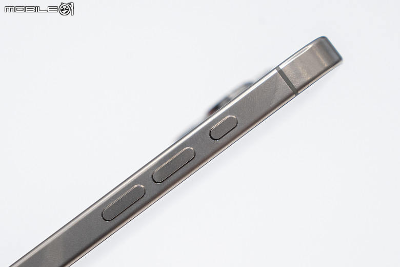 直擊蘋果iPhone 16 Pro全系列|強大螢幕與效能、相機鍵拍攝更簡單!