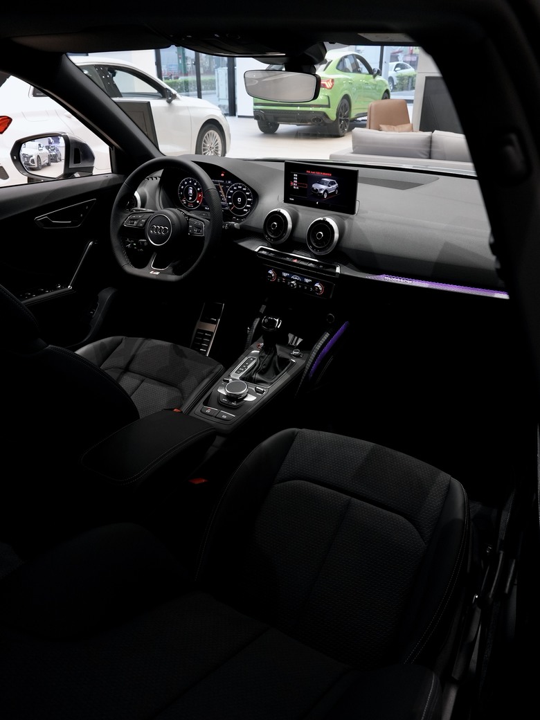 Audi SQ2｜珍珠銀箭灰 Arrow grey 1X｜實車照片分享
