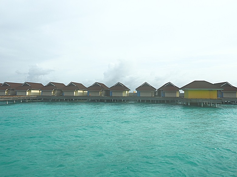 入住The Standard Maldives、碼頭邊珊瑚礁浮潛、出海賞海豚、環礁潟湖體驗 — 赤道三國文化休閒行旅 之 馬爾地夫篇 第一回 潟湖泳池水上屋(Lagoon Overwater Pool Villa)